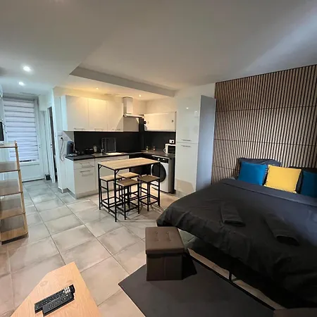 Apartment Confortable Avec Balcon *